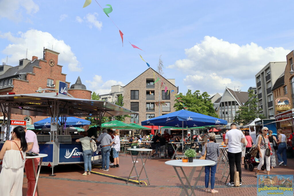 Pulheim Open meets Street Food & Music Festival auf dem Pulheimer Marktplatz.