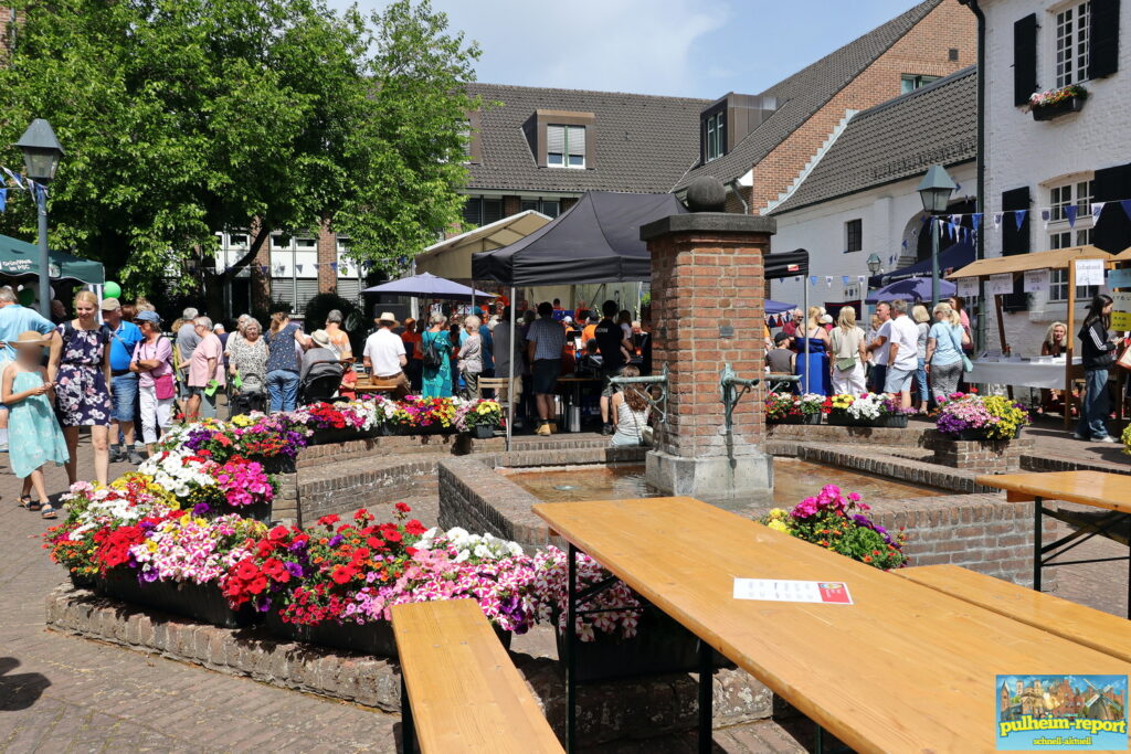 Der Rathaus-Innenhof mit Brunnen