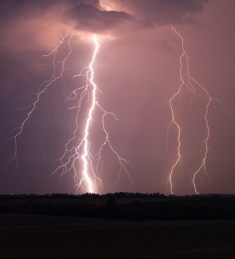 Gewitter bieten eindrucksvolle Fotomotive 
(Foto: Gerd Bierling)