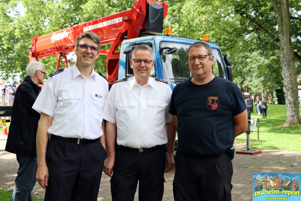 Die Verantwortlichen der hauptamlichen Wache der Feuerwehr Pulheim und des Löschzuges Brauweiler freuten sich über die gelungene Veranstaltung.