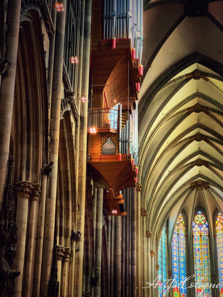 Der Kölner Dom von innen.