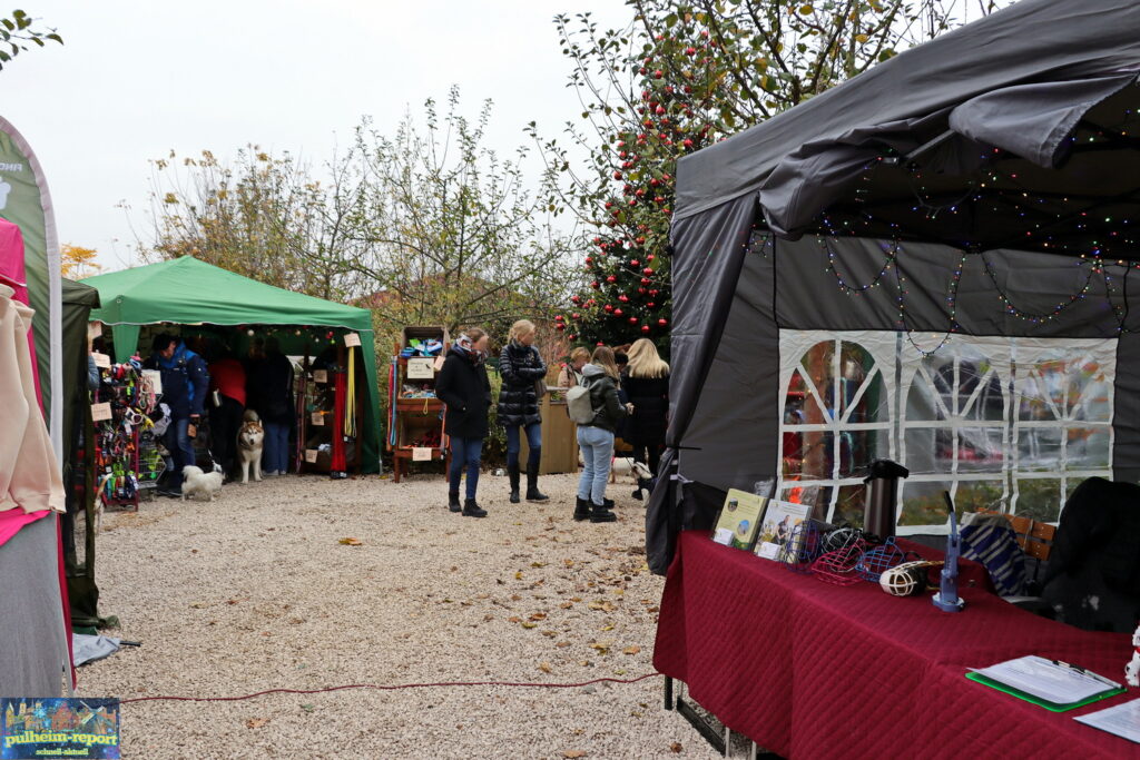 Es waren über 40 Aussteller mit toller Ware auf dem Hundeweihnachtsmarkt zu finden.