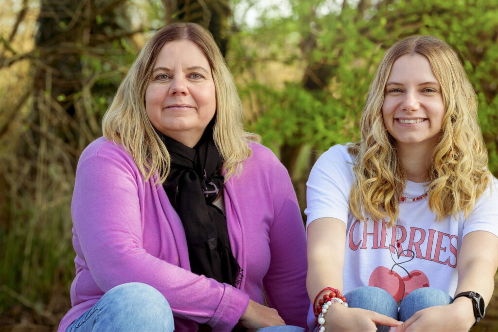 Redaktion "Pulheim-Report": Anja Fiedler und Sandra Fiedler (Foto: Sascha Etzbach)