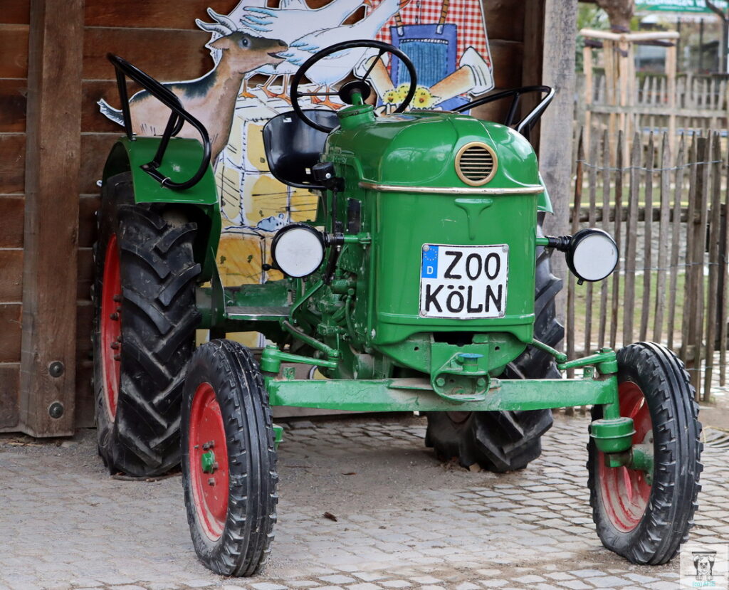 Zoo-Traktor