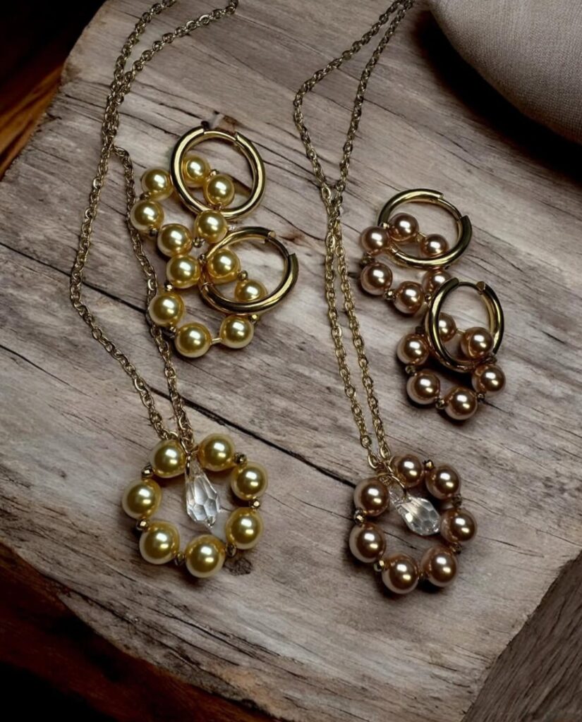 Kette und Ohrringe in gold sowie rosegold (Foto: Instagram-Account "bellatricia_refined" - mit freundlicher Genehmigung)
