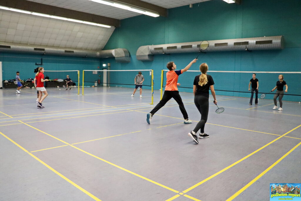 Badminton ist eine sehr schnelle Sportart.