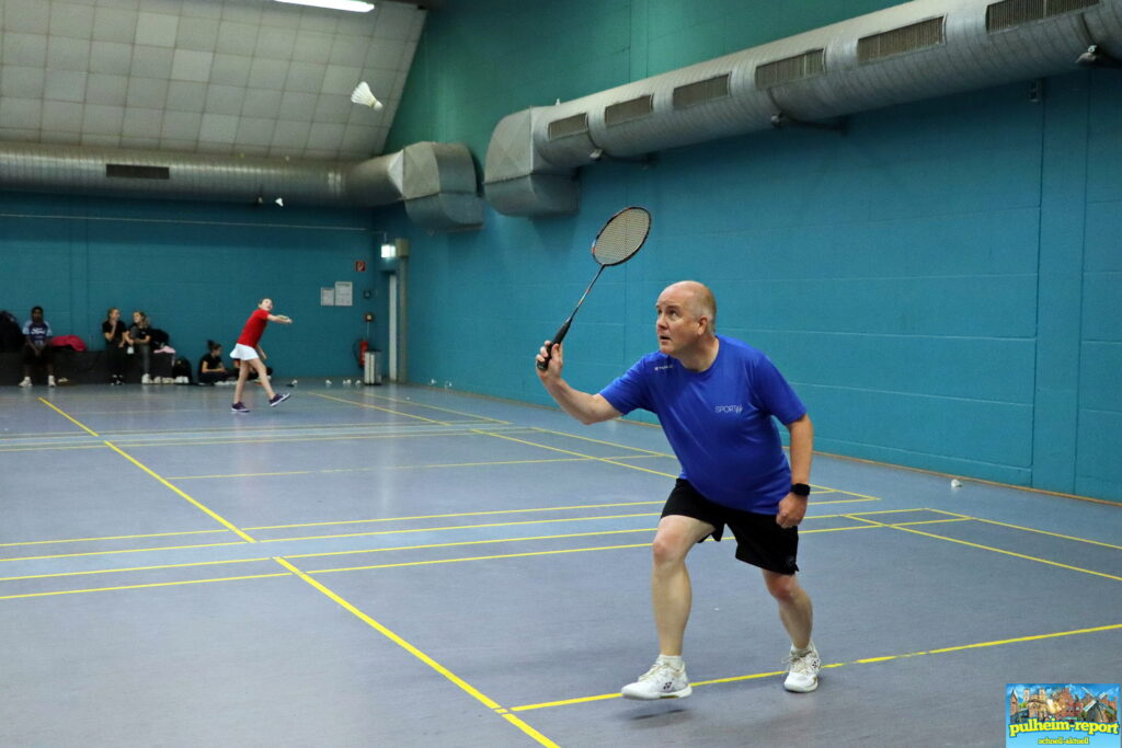 Udo Kutz in Aktion beim Badminton