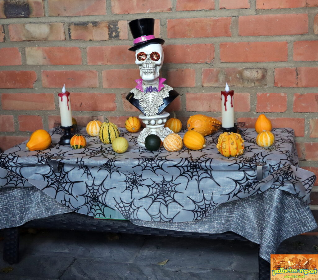 Herbstlich und gruselig dekoriert