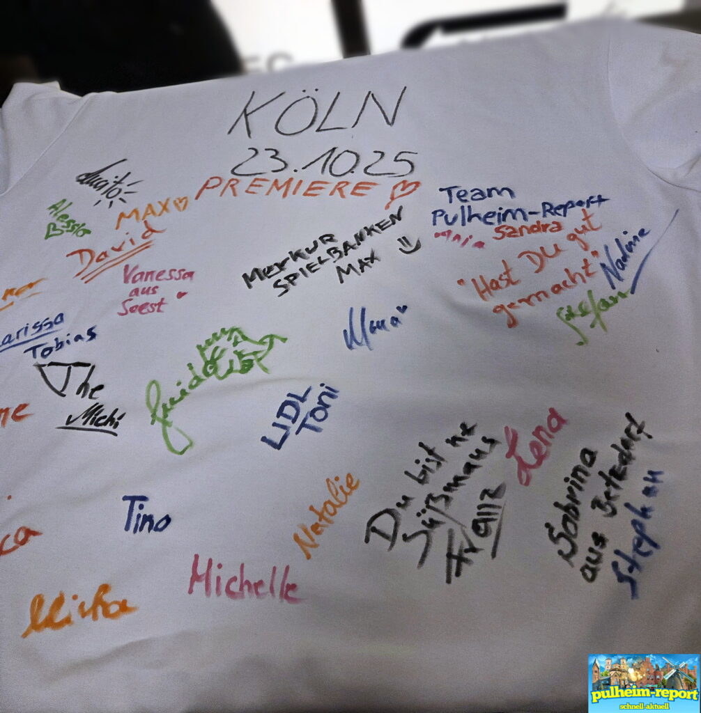 Eine ganz besondere Erinnerung an "Einer dieser Abende": Auf einem weißen T-Shirt gab das Publikum Fabian Lampert Autogramme.