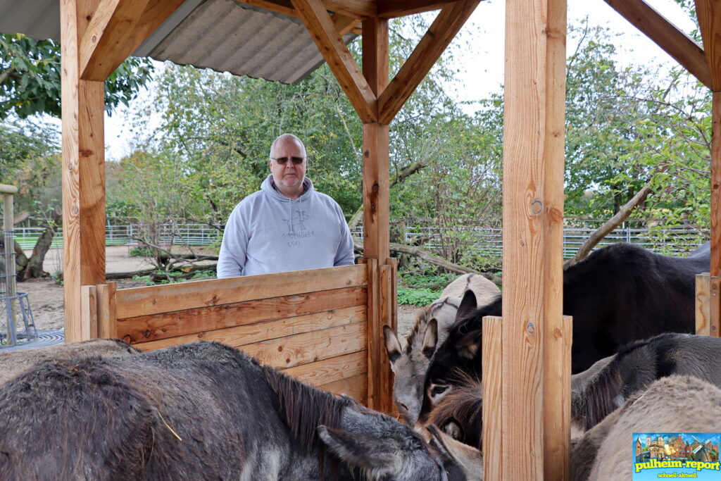Peter Norff schenkt vielen Tieren im Eselpark Zons ein liebevolles Zuhause.