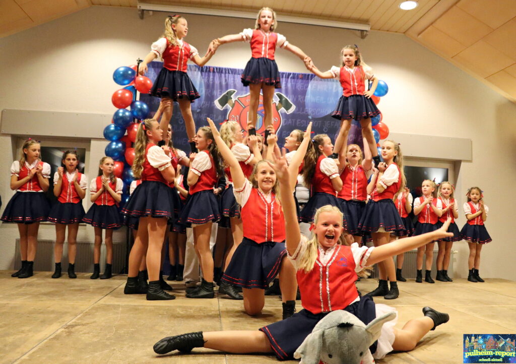 Die „Löschi's" präsentierten Tanzfreude pur.