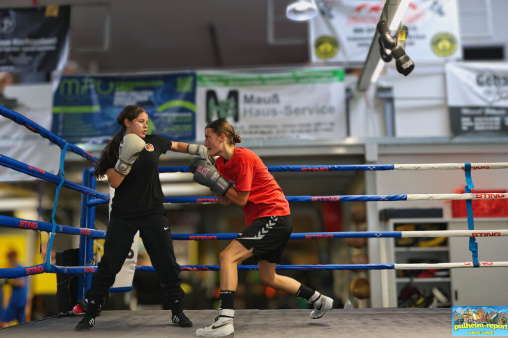 Joleen Mizikacioglu und Zoe Meyer beim Training