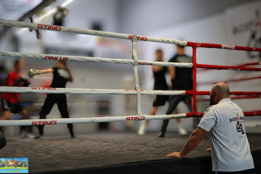 Es war ein sehr interessanter Besuch im 1. Pulheimer Box Club