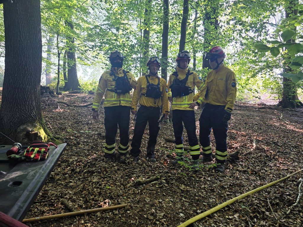 Feuerwehrleute im Einsatz (Foto: Markus Wipperfürth - Veröffentlichung mit freundlicher Genehmigung)